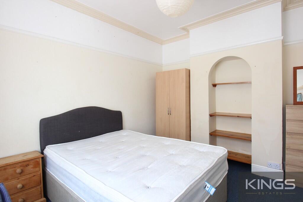 3 bed Mid Terraced House for rent in Southampton. From Kings Estates - Southampton