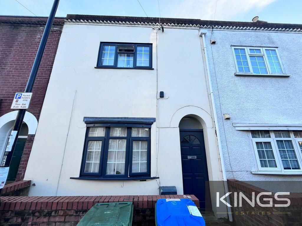 5 bed Mid Terraced House for rent in Southampton. From Kings Estates - Southampton