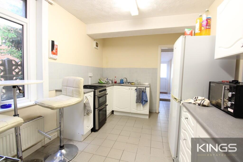 4 bed Semi Detached for rent in Southampton. From Kings Estates - Southampton