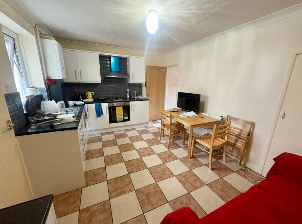 3 bed Detached for rent in Southampton. From Kings Estates - Southampton