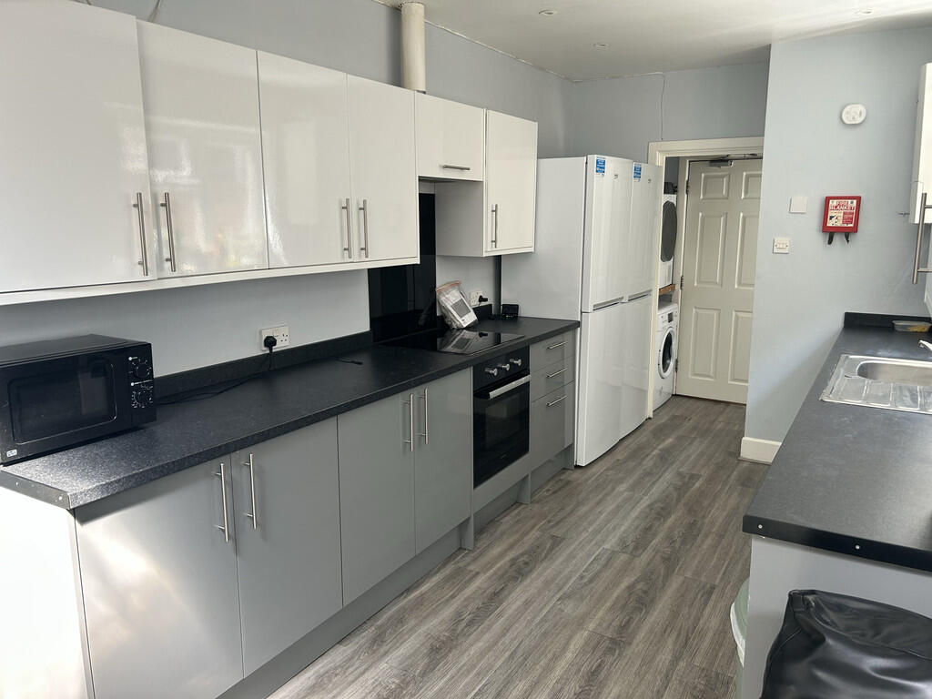 4 bed Semi Detached for rent in Southampton. From Kings Estates - Southampton