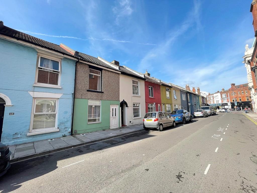5 bed Mid Terraced House for rent in Portsmouth. From Kings Estates - Southsea