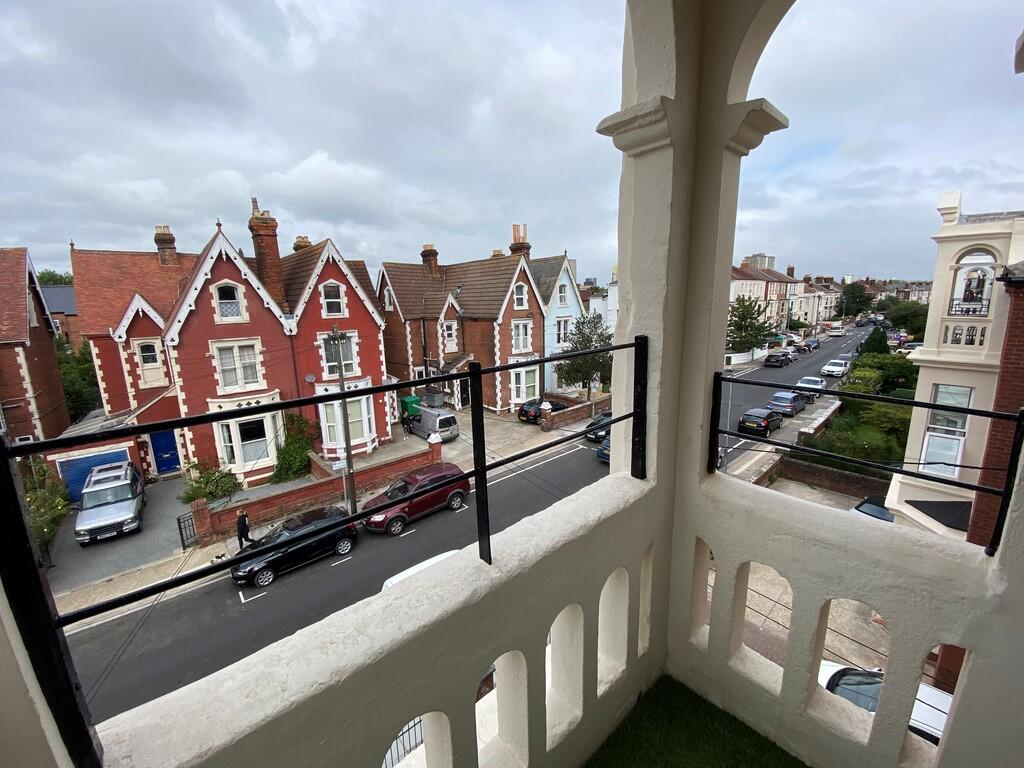 2 bed 1st Floor Flat for rent in Portsmouth. From Kings Estates - Southsea