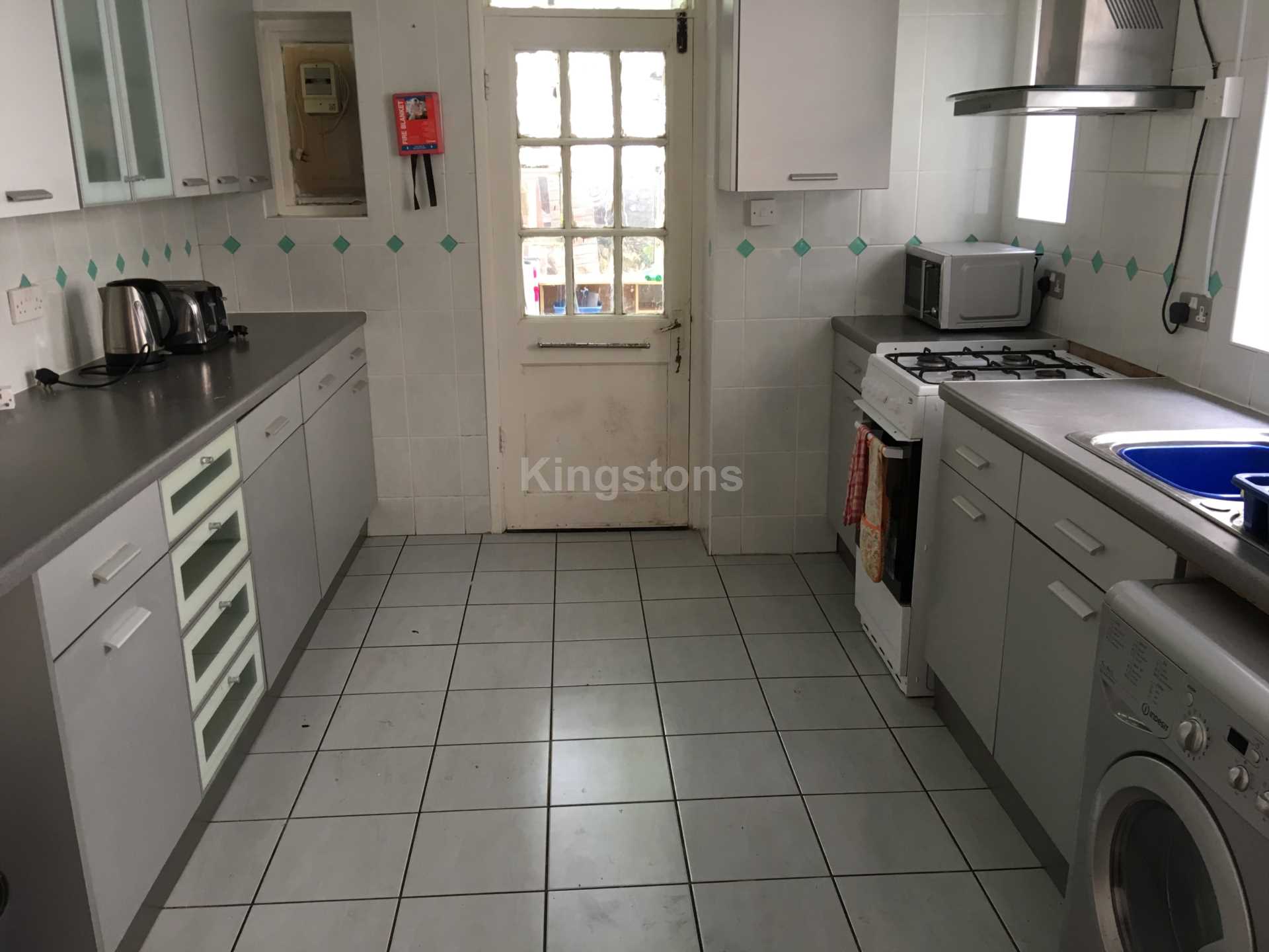6 bed Mid Terraced House for rent in Cardiff. From Kingston Residential - Head Office 6 bed Mid Terraced House for rent in Cardiff. From Kingston Residential - Head Office