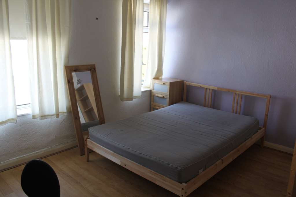 4 bed Mid Terraced House for rent in Cardiff. From Kingston Residential - Head Office