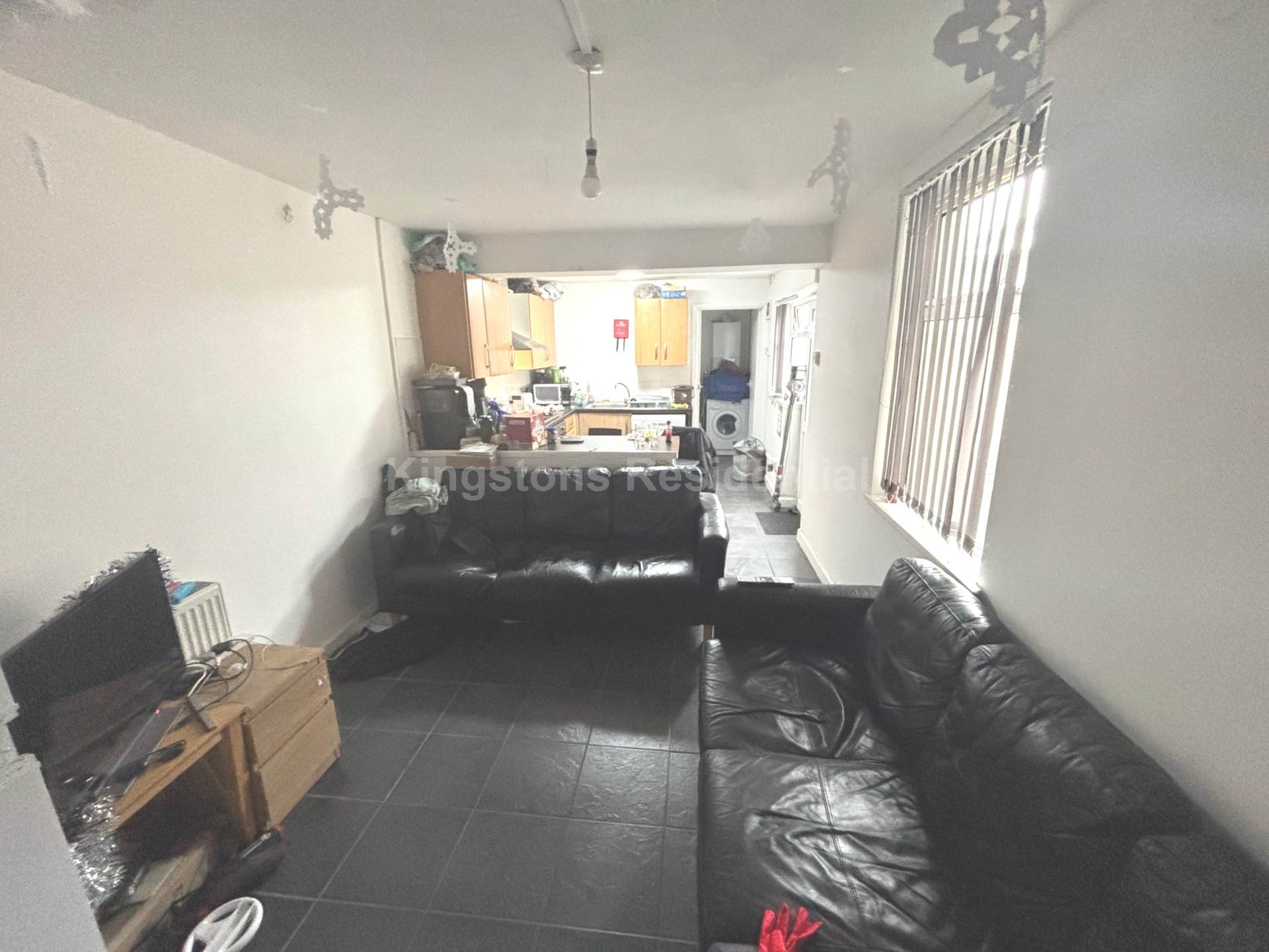 6 bed Mid Terraced House for rent in Cardiff. From Kingston Residential - Head Office 6 bed Mid Terraced House for rent in Cardiff. From Kingston Residential - Head Office