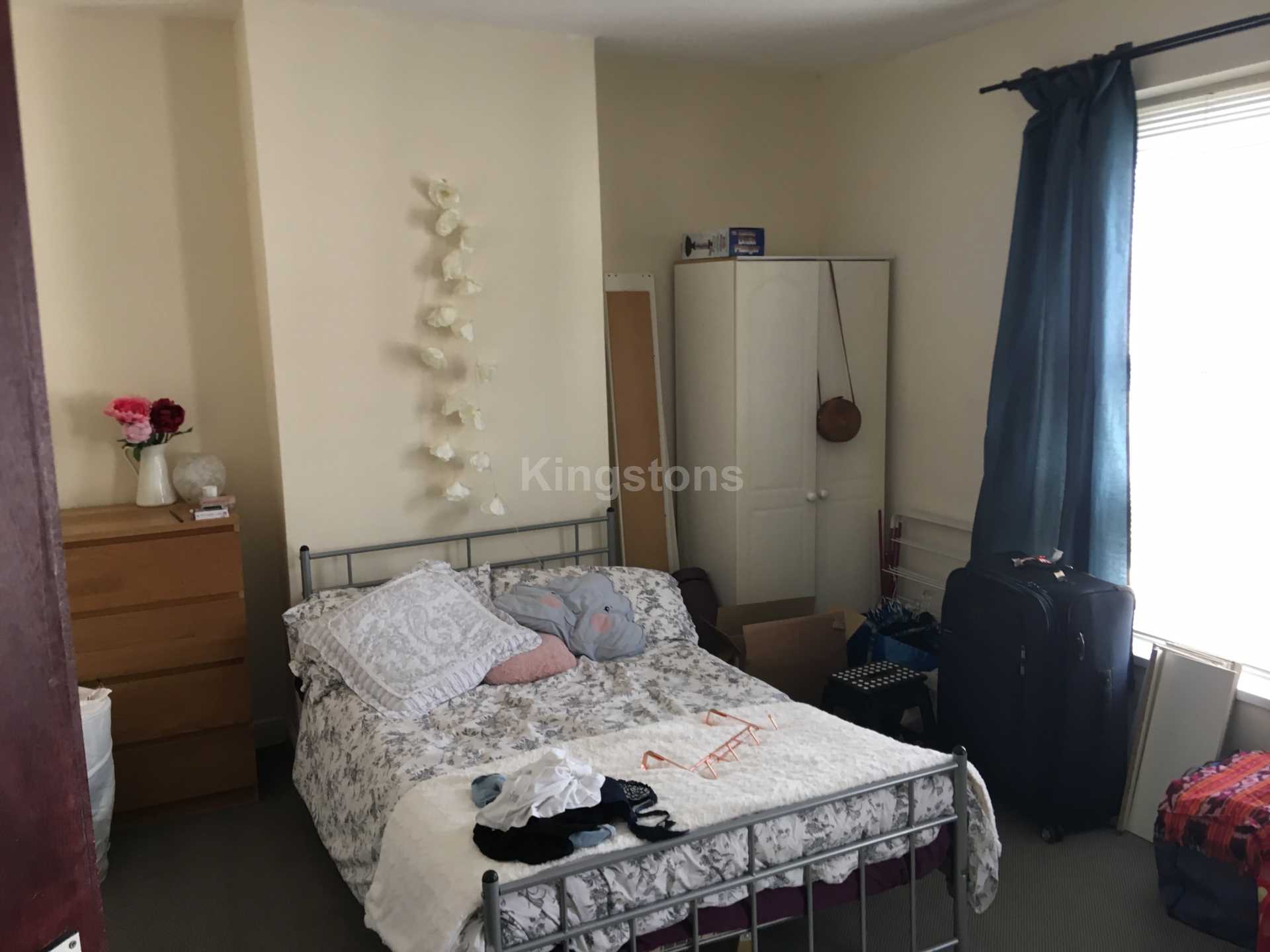 5 bed Mid Terraced House for rent in Cardiff. From Kingston Residential - Head Office