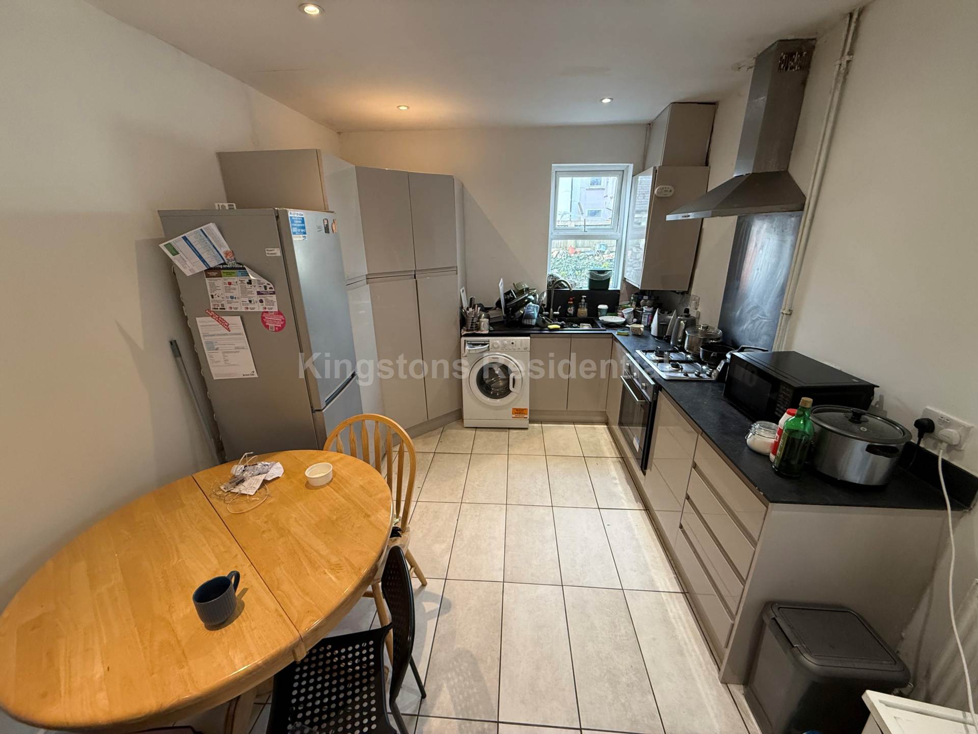 5 bed Mid Terraced House for rent in Cardiff. From Kingston Residential - Head Office