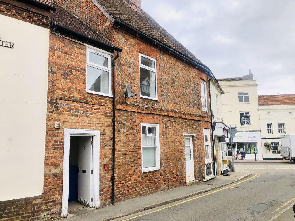 1 bed 1st Floor Flat for rent in Towcester. From Kingston Real Estate (Property Management) Limited - Northampton 1 bed 1st Floor Flat for rent in Towcester. From Kingston Real Estate (Property Management) Limited - Northampton