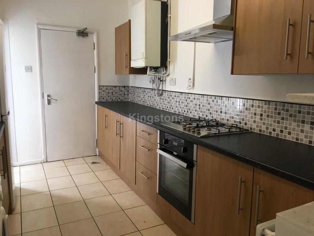 5 bed Mid Terraced House for rent in Cardiff. From Kingstons - Cardiff