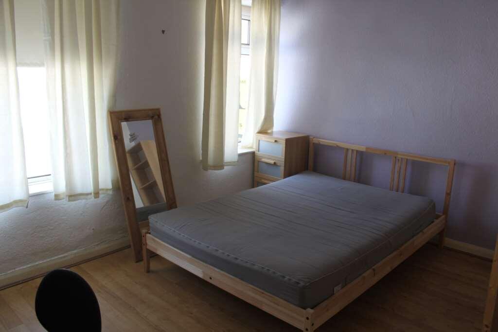 4 bed Mid Terraced House for rent in Cardiff. From Kingstons - Cardiff