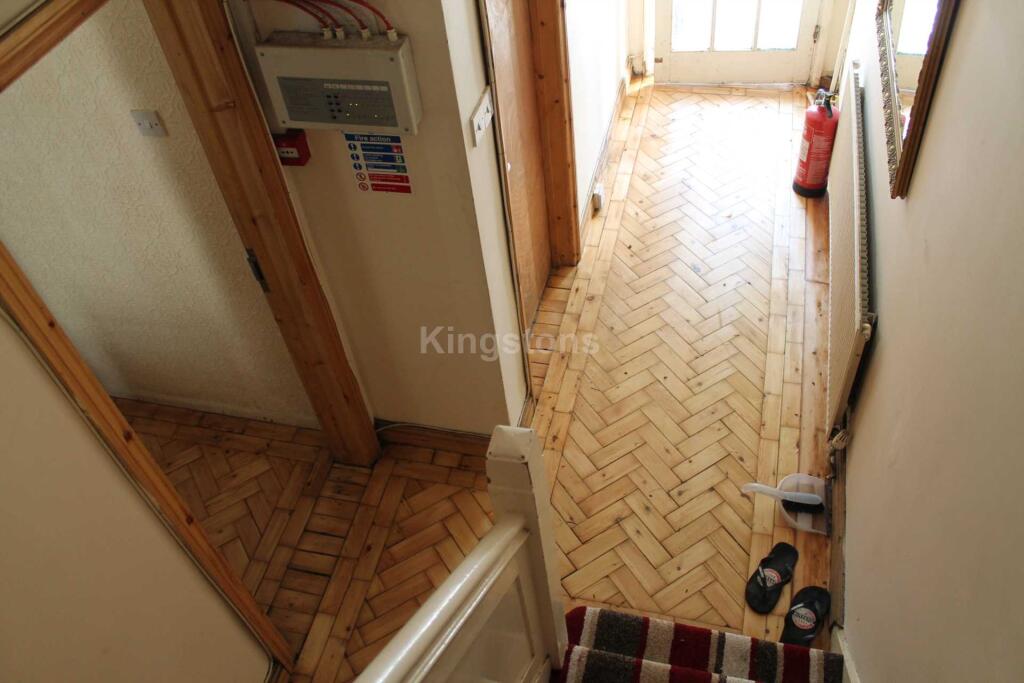 6 bed Mid Terraced House for rent in Cardiff. From Kingstons - Cardiff 6 bed Mid Terraced House for rent in Cardiff. From Kingstons - Cardiff
