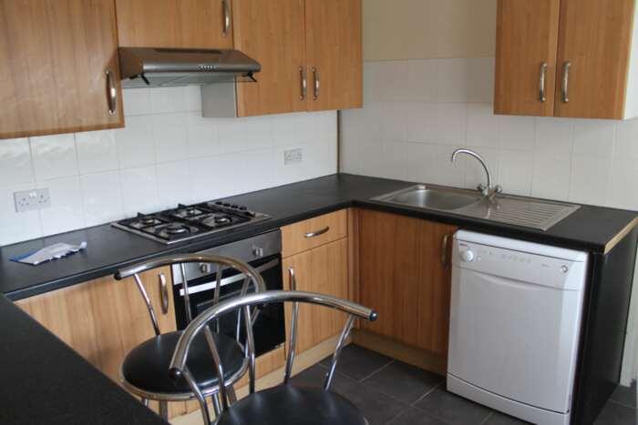 6 bed Mid Terraced House for rent in Cardiff. From Kingstons - Cardiff 6 bed Mid Terraced House for rent in Cardiff. From Kingstons - Cardiff
