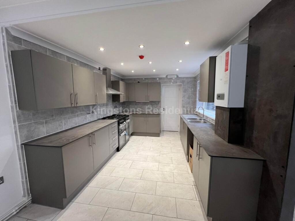 6 bed End of Terrace for rent in Cardiff. From Kingstons - Cardiff 6 bed End of Terrace for rent in Cardiff. From Kingstons - Cardiff