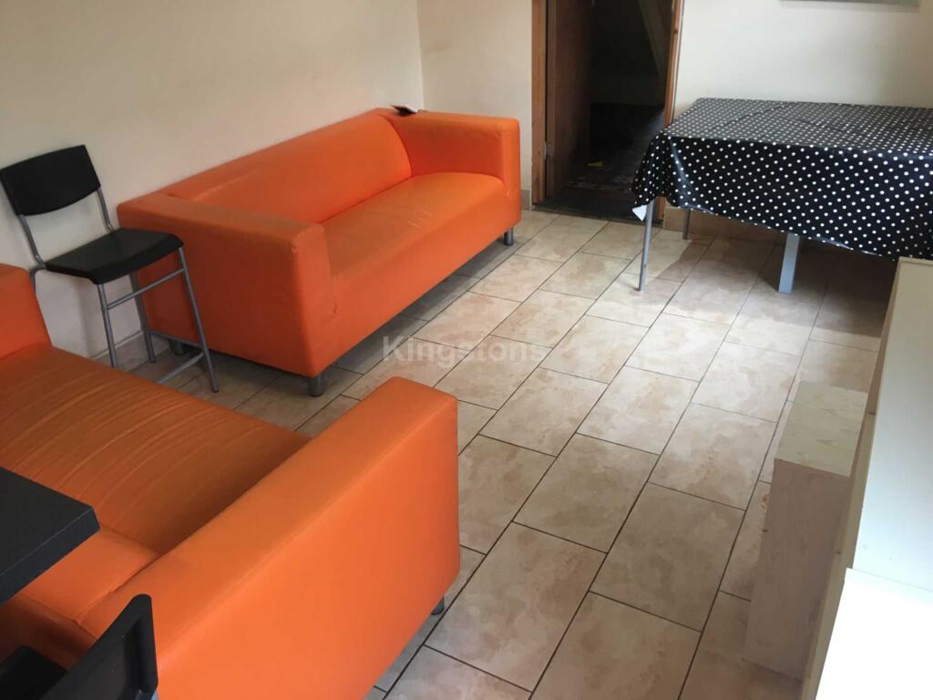 5 bed Mid Terraced House for rent in Cardiff. From Kingstons - Cardiff
