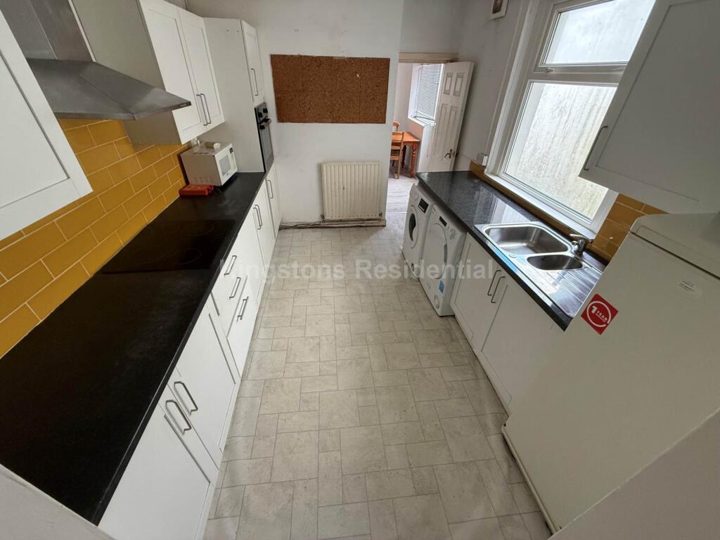 5 bed Mid Terraced House for rent in Cardiff. From Kingstons - Cardiff 5 bed Mid Terraced House for rent in Cardiff. From Kingstons - Cardiff
