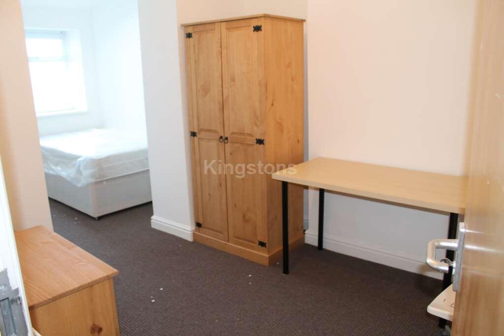 5 bed Mid Terraced House for rent in Cardiff. From Kingstons - Cardiff 5 bed Mid Terraced House for rent in Cardiff. From Kingstons - Cardiff