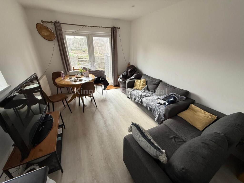 5 bed Mid Terraced House for rent in Cardiff. From Kingstons - Cardiff 5 bed Mid Terraced House for rent in Cardiff. From Kingstons - Cardiff