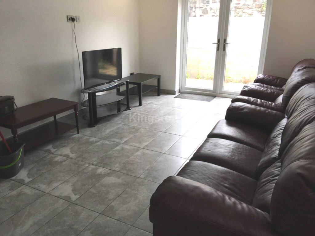 6 bed Mid Terraced House for rent in Cardiff. From Kingstons - Cardiff