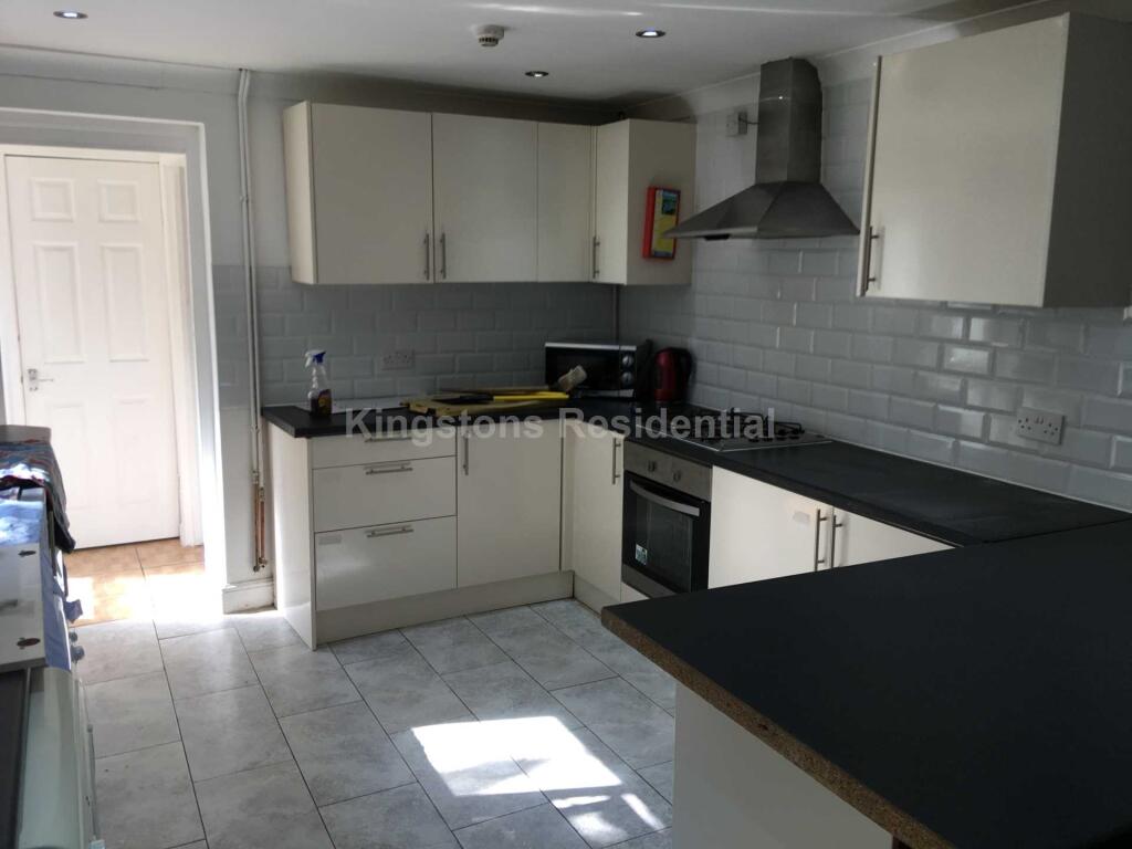 8 bed End of Terrace for rent in Cardiff. From Kingstons - Cardiff