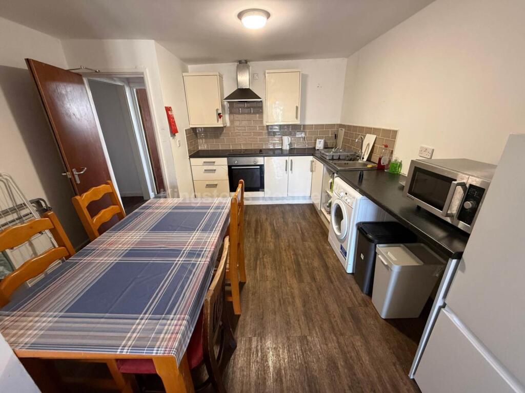 4 bed Apartment for rent in Cardiff. From Kingstons - Cardiff 4 bed Apartment for rent in Cardiff. From Kingstons - Cardiff