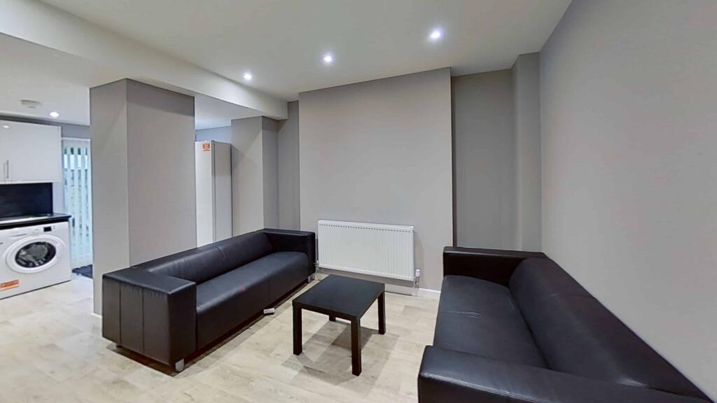 4 bed House Share for rent in Pen-y-coedcae. From Let Right Properties Ltd - Treforest