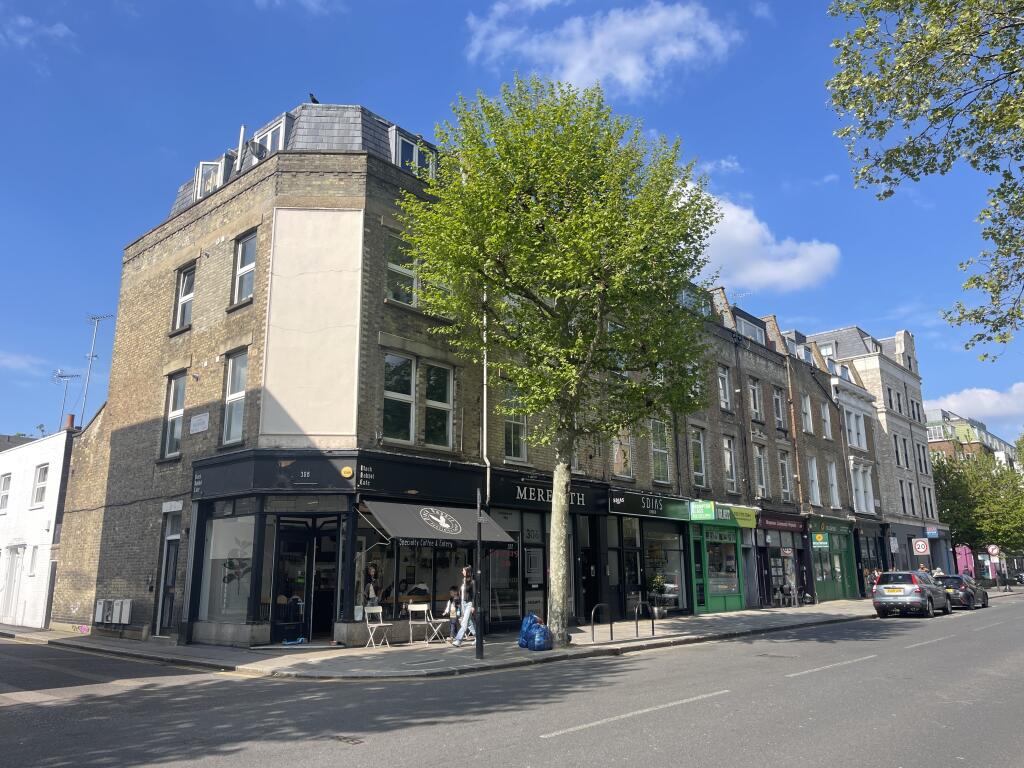 2 bed 1st Floor Flat for rent in Kensington. From London Property Zone - London