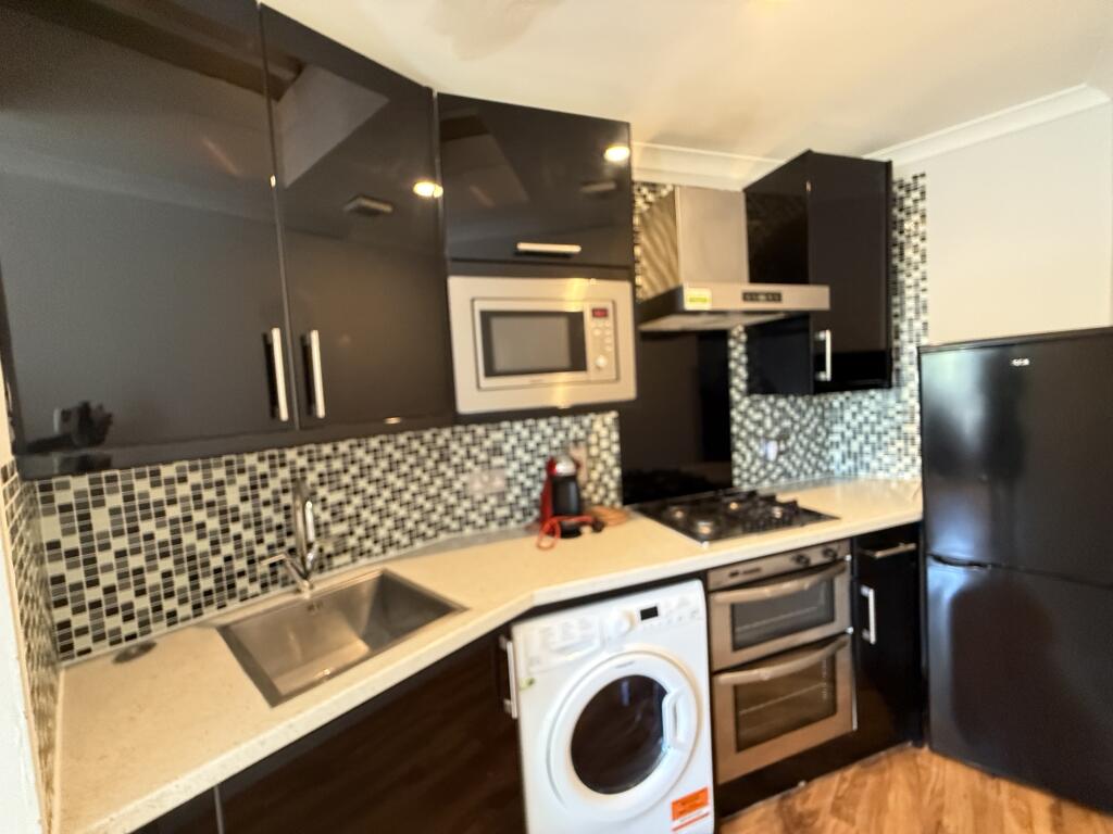 2 bed 1st Floor Flat for rent in Kensington. From London Property Zone - London