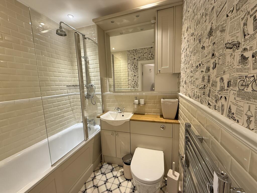 2 bed 1st Floor Flat for rent in London. From London Property Zone - London