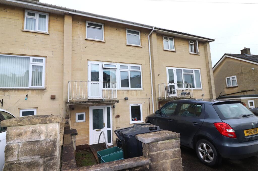 4 bed Mid Terraced House for rent in Bath. From Madison Oakley - Bath