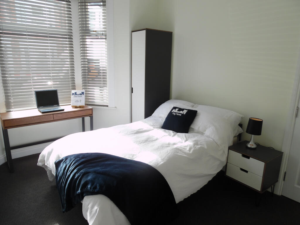 1 bed Mid Terraced House for rent in Northampton. From Miltons - Northampton