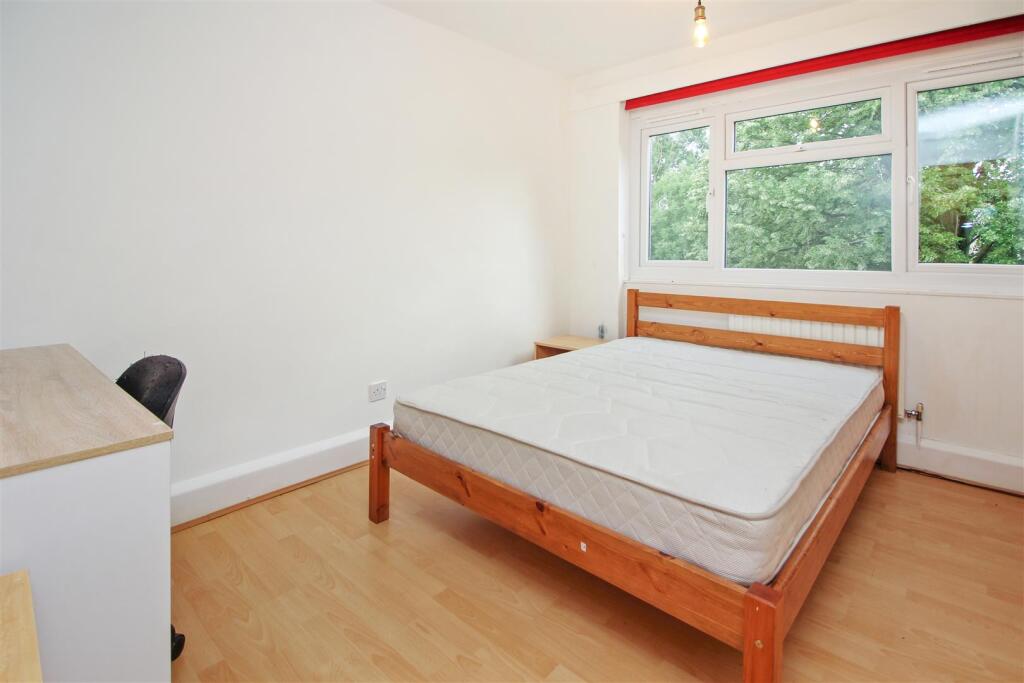 3 bed 1st Floor Flat for rent in Canterbury. From Miles & Barr - Canterbury