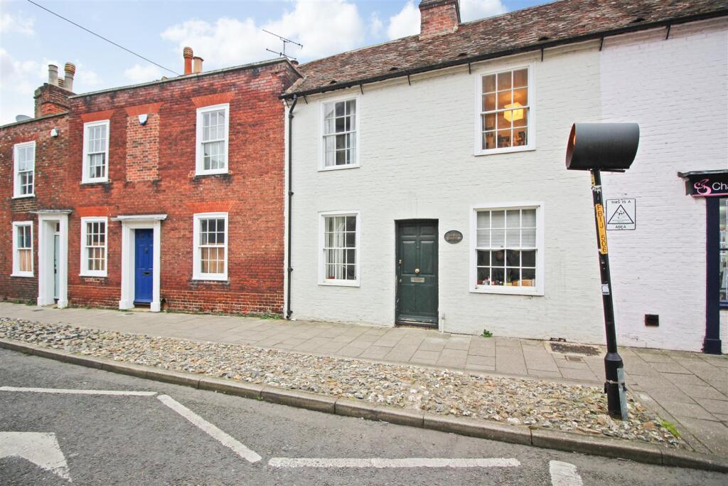 3 bed Mid Terraced House for rent in Canterbury. From Miles & Barr - Canterbury