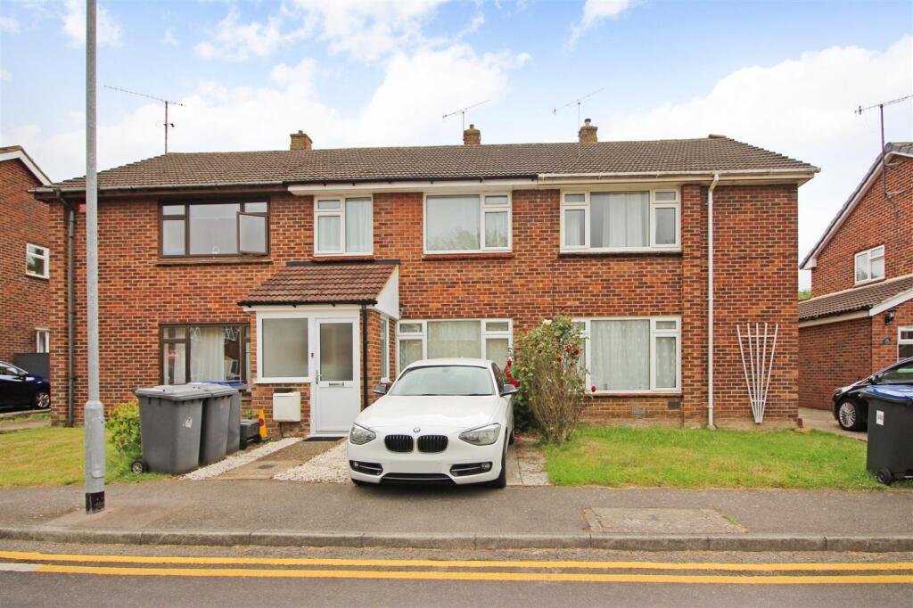 4 bed Mid Terraced House for rent in Canterbury. From Miles & Barr - Canterbury