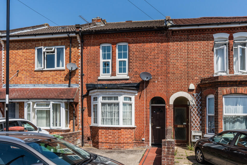 5 bed Detached for rent in Southampton. From Morris Dibben - Southampton