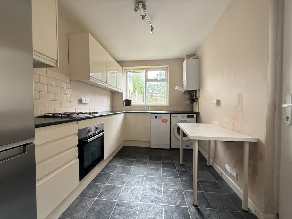 3 bed Mid Terraced House for rent in Southampton. From Morris Dibben - Southampton