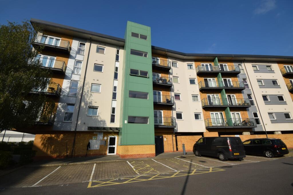2 bed 1st Floor Flat for rent in Hatfield. From Moving Places - Hatfield