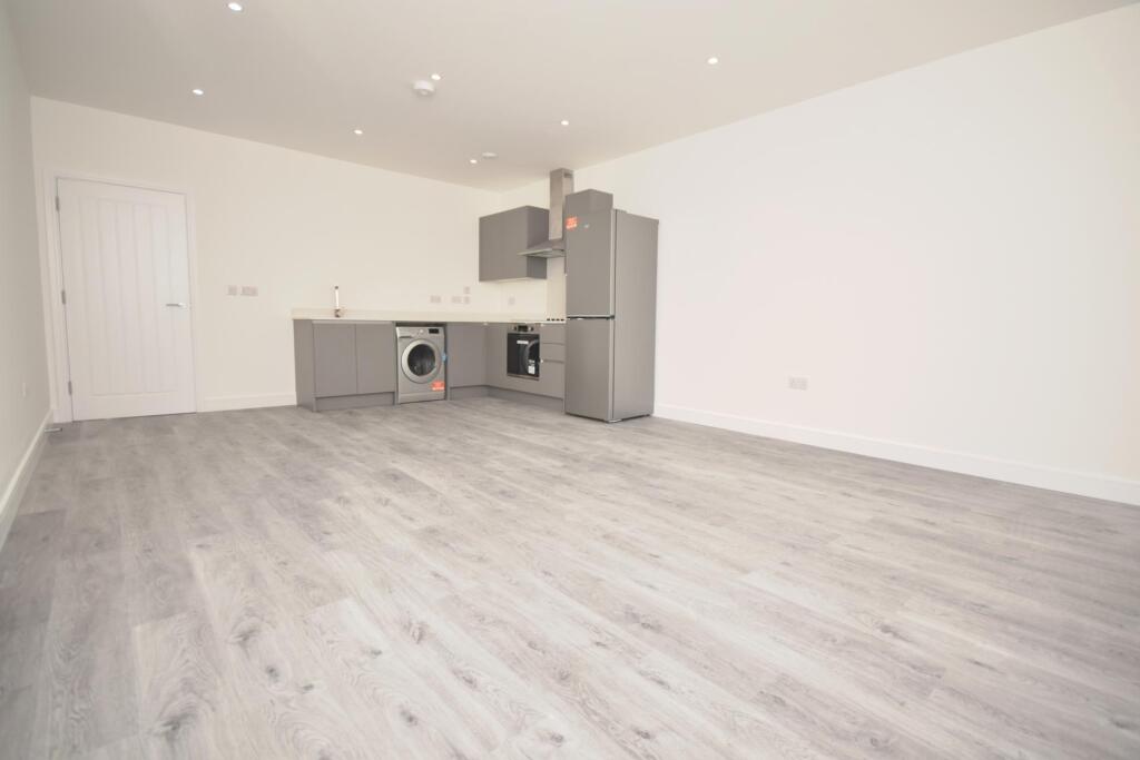 2 bed 1st Floor Flat for rent in Hatfield. From Moving Places - Hatfield 2 bed 1st Floor Flat for rent in Hatfield. From Moving Places - Hatfield