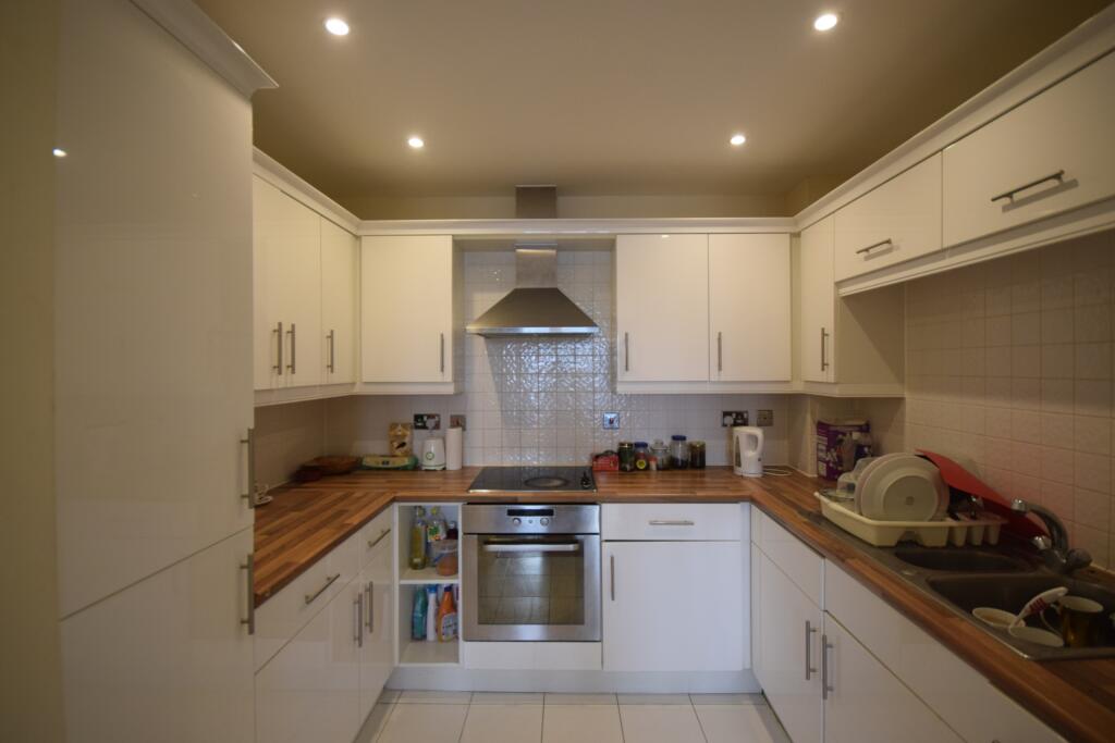 1 bed 1st Floor Flat for rent in Hatfield. From Moving Places - Hatfield