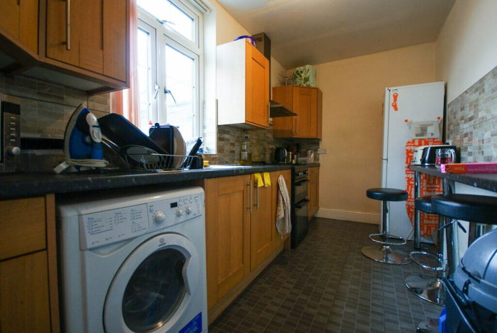 3 bed Mid Terraced House for rent in Birmingham. From Property Solutions - Birmingham
