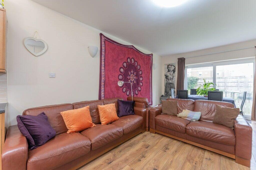 5 bed Mid Terraced House for rent in Birmingham. From Property Solutions - Birmingham