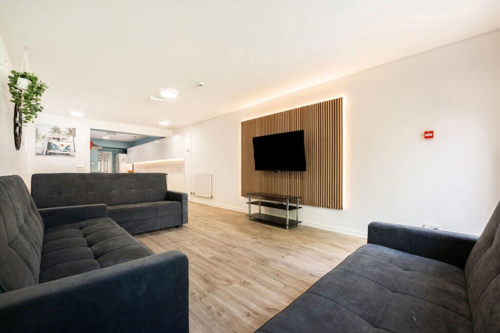 9 bed Mid Terraced House for rent in Birmingham. From Property Solutions - Birmingham