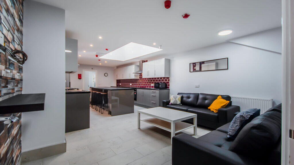 7 bed Mid Terraced House for rent in Birmingham. From Property Solutions - Birmingham 7 bed Mid Terraced House for rent in Birmingham. From Property Solutions - Birmingham
