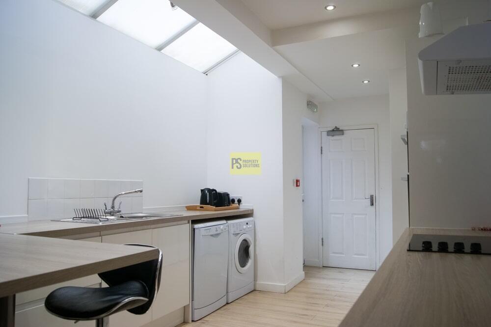 5 bed Mid Terraced House for rent in Birmingham. From Property Solutions - Birmingham 5 bed Mid Terraced House for rent in Birmingham. From Property Solutions - Birmingham