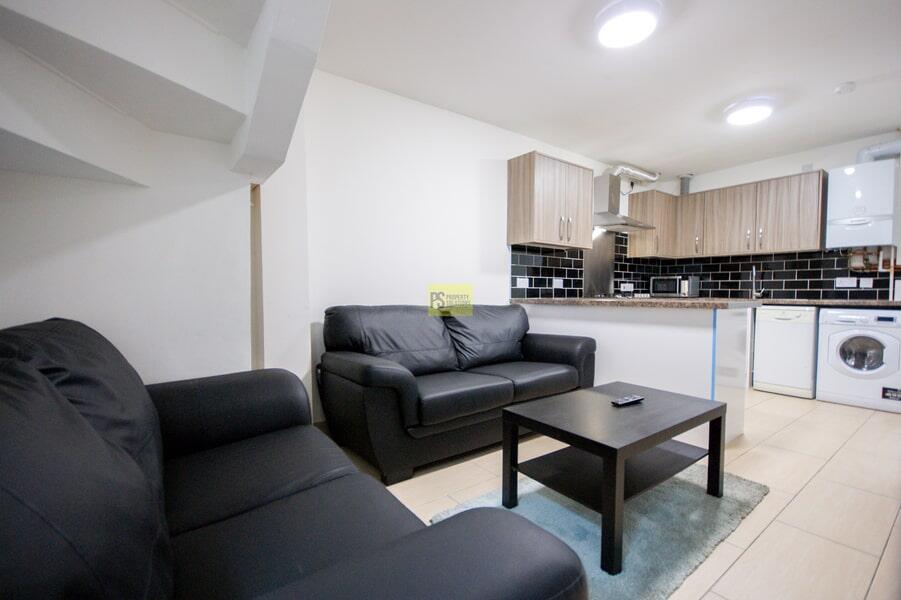 6 bed Mid Terraced House for rent in Birmingham. From Property Solutions - Birmingham