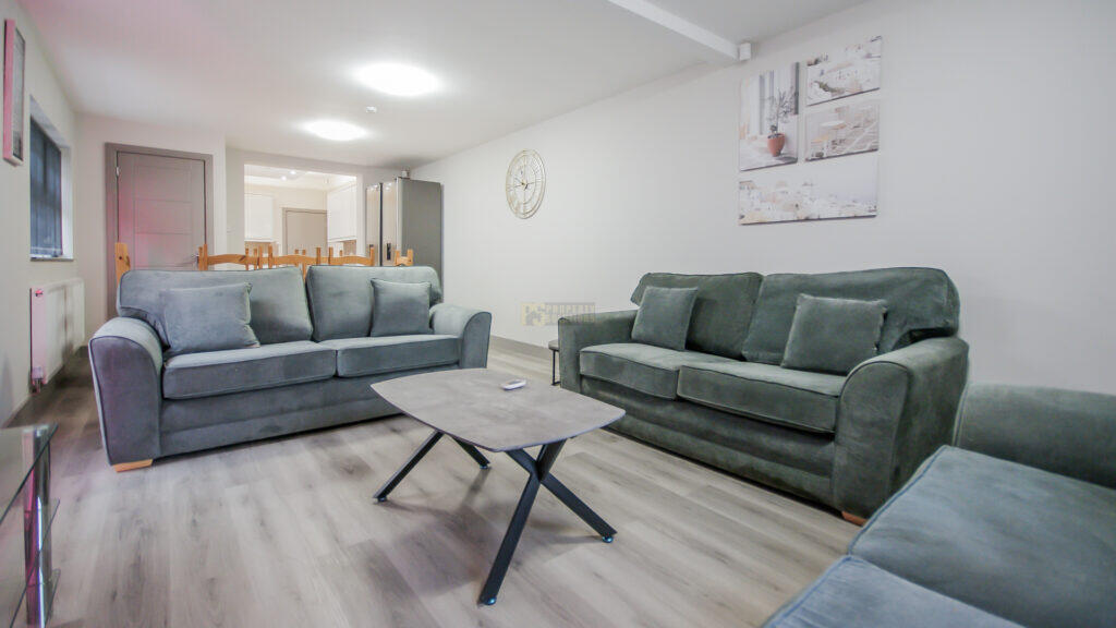 7 bed Mid Terraced House for rent in Birmingham. From Property Solutions - Birmingham