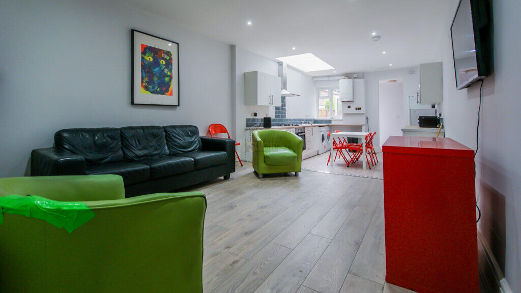 5 bed Mid Terraced House for rent in Birmingham. From Property Solutions - Birmingham 5 bed Mid Terraced House for rent in Birmingham. From Property Solutions - Birmingham