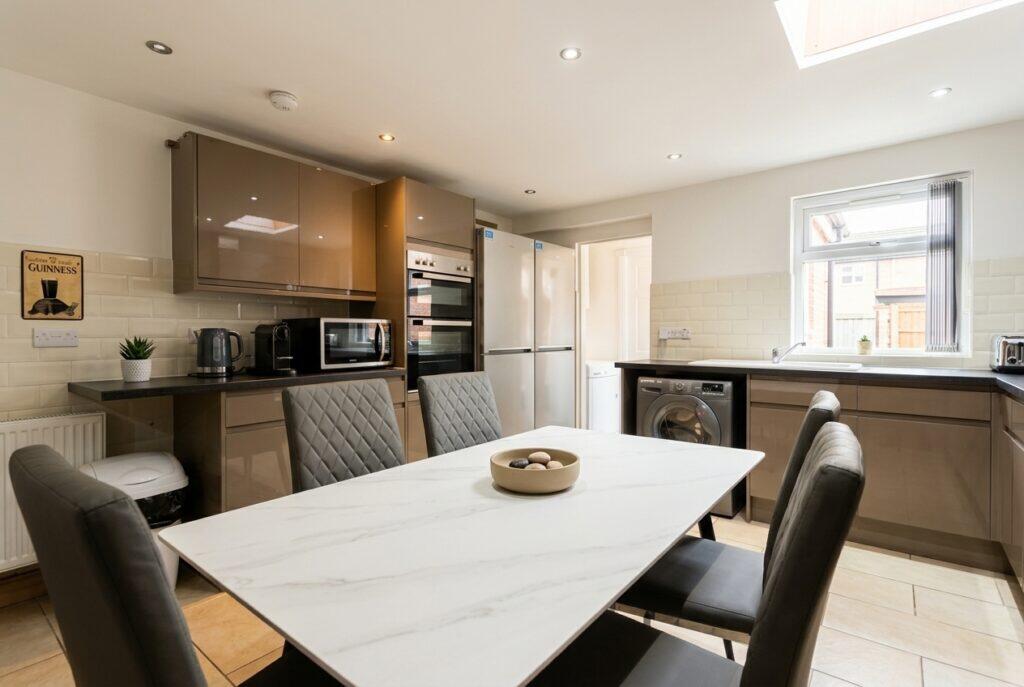 5 bed Mid Terraced House for rent in Birmingham. From Property Solutions - Birmingham