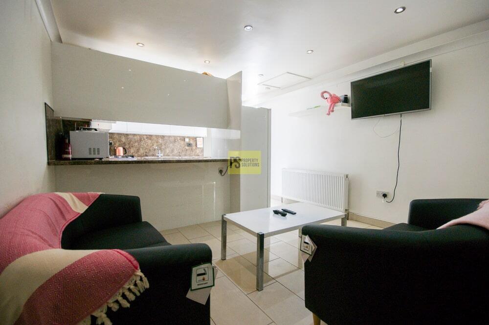 6 bed Mid Terraced House for rent in Birmingham. From Property Solutions - Birmingham 6 bed Mid Terraced House for rent in Birmingham. From Property Solutions - Birmingham