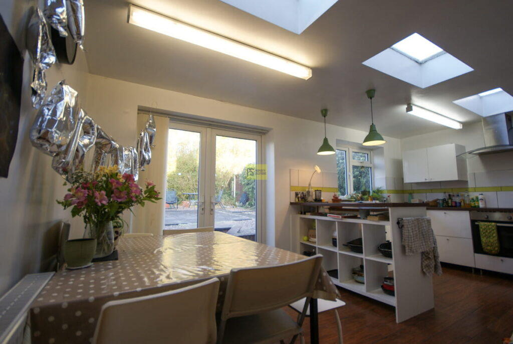 6 bed Mid Terraced House for rent in Birmingham. From Property Solutions - Birmingham